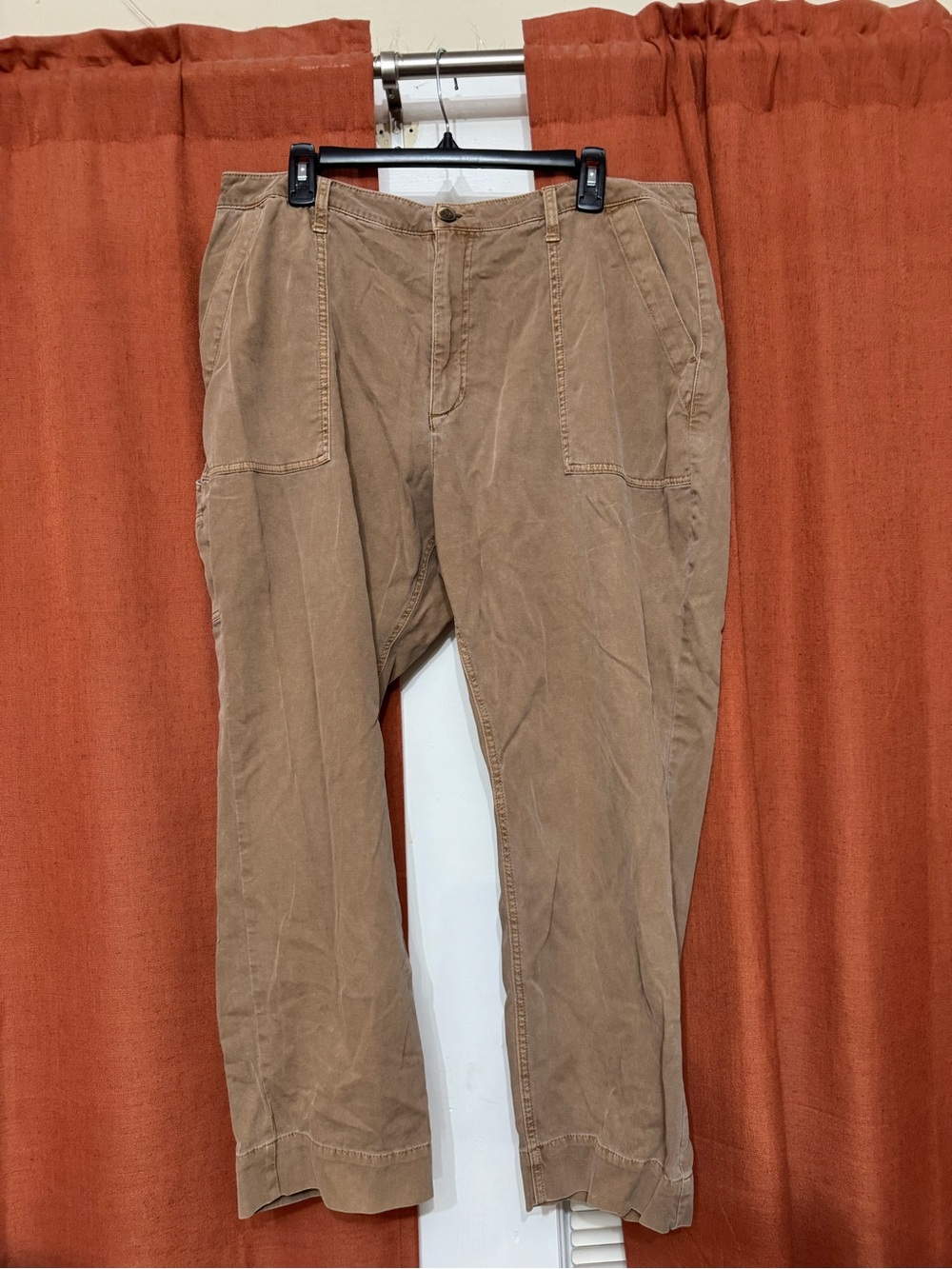 Old Navy Women's Utility Pants in Tan